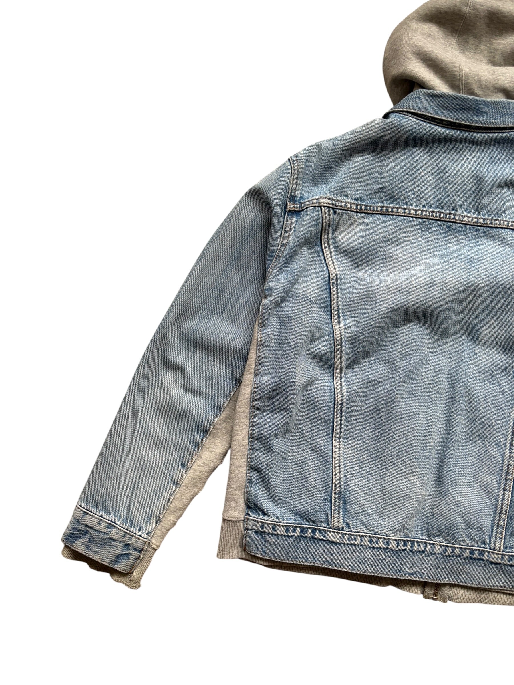 Levi's Thrashed Hybrid Hoodie Denim Trucker Jacket (L)