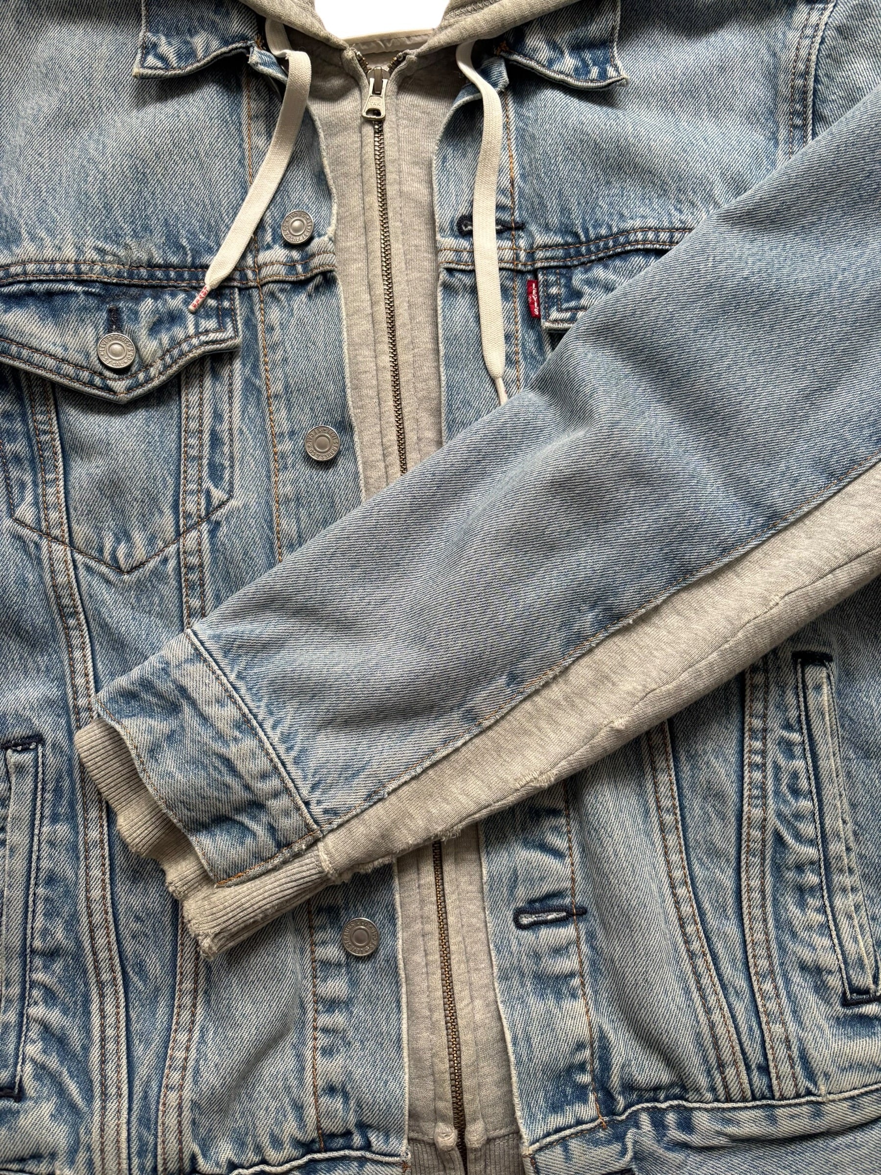 Levi's Thrashed Hybrid Hoodie Denim Trucker Jacket (L)