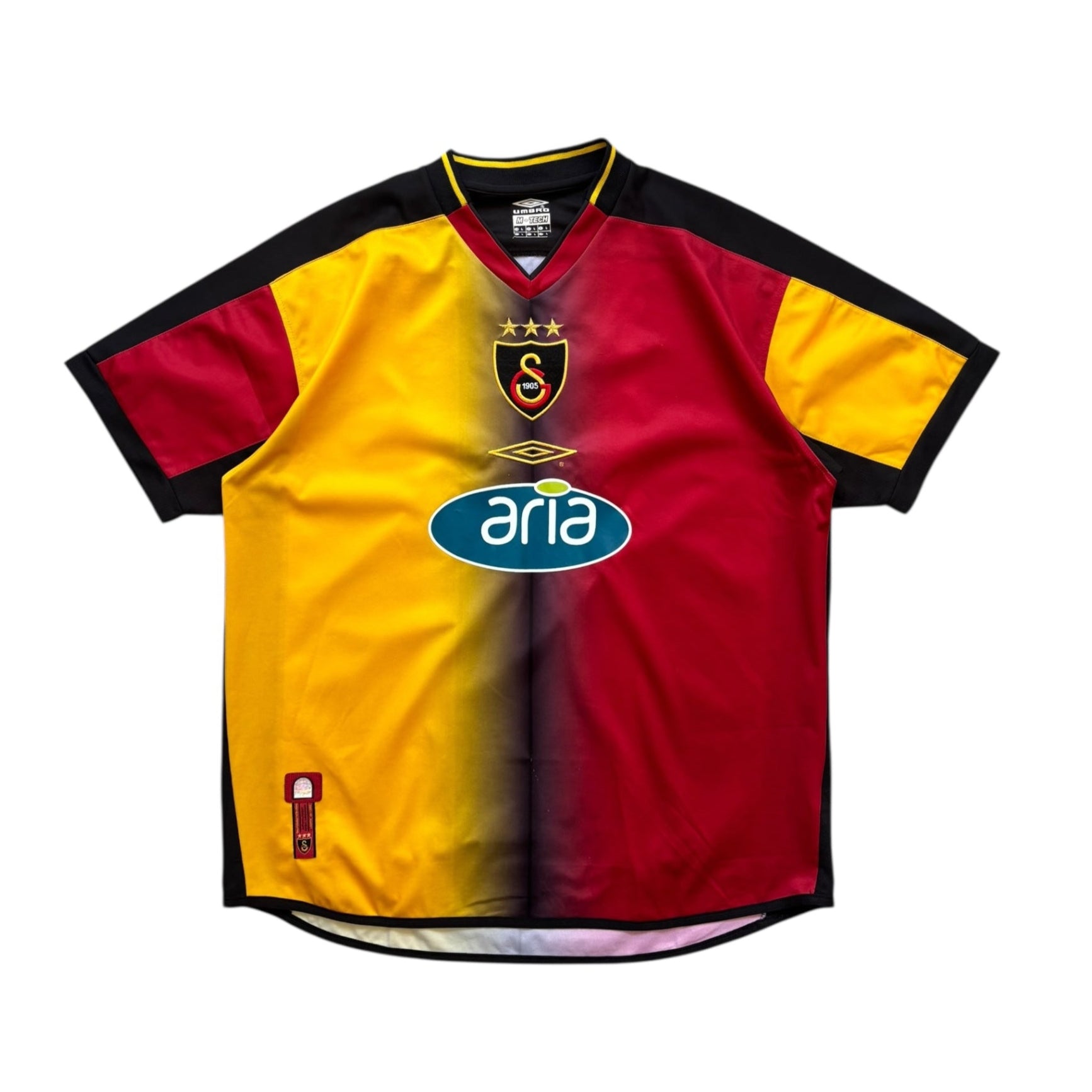 Vintage Umbro 2003/04 Galatasaray Football Shirt (L) - Quaint Vintage