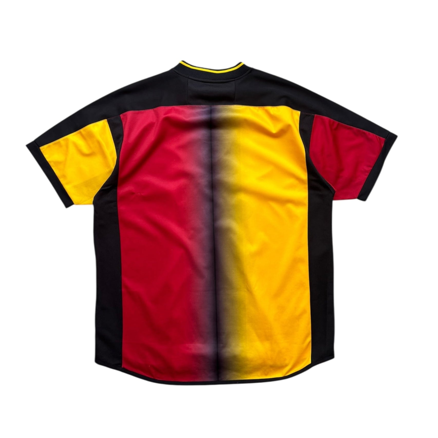 Vintage Umbro 2003/04 Galatasaray Football Shirt (L) - Quaint Vintage